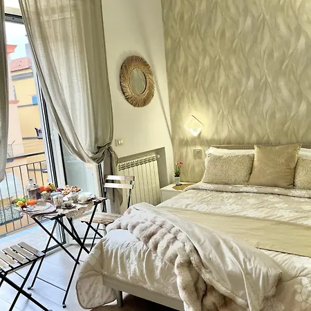 Mazzocchi House Welcome Wine Neapol