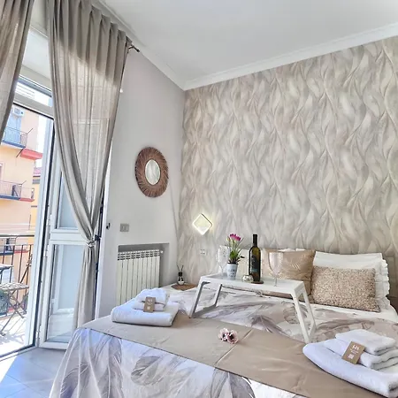 Mazzocchi House Welcome Wine * نابولي